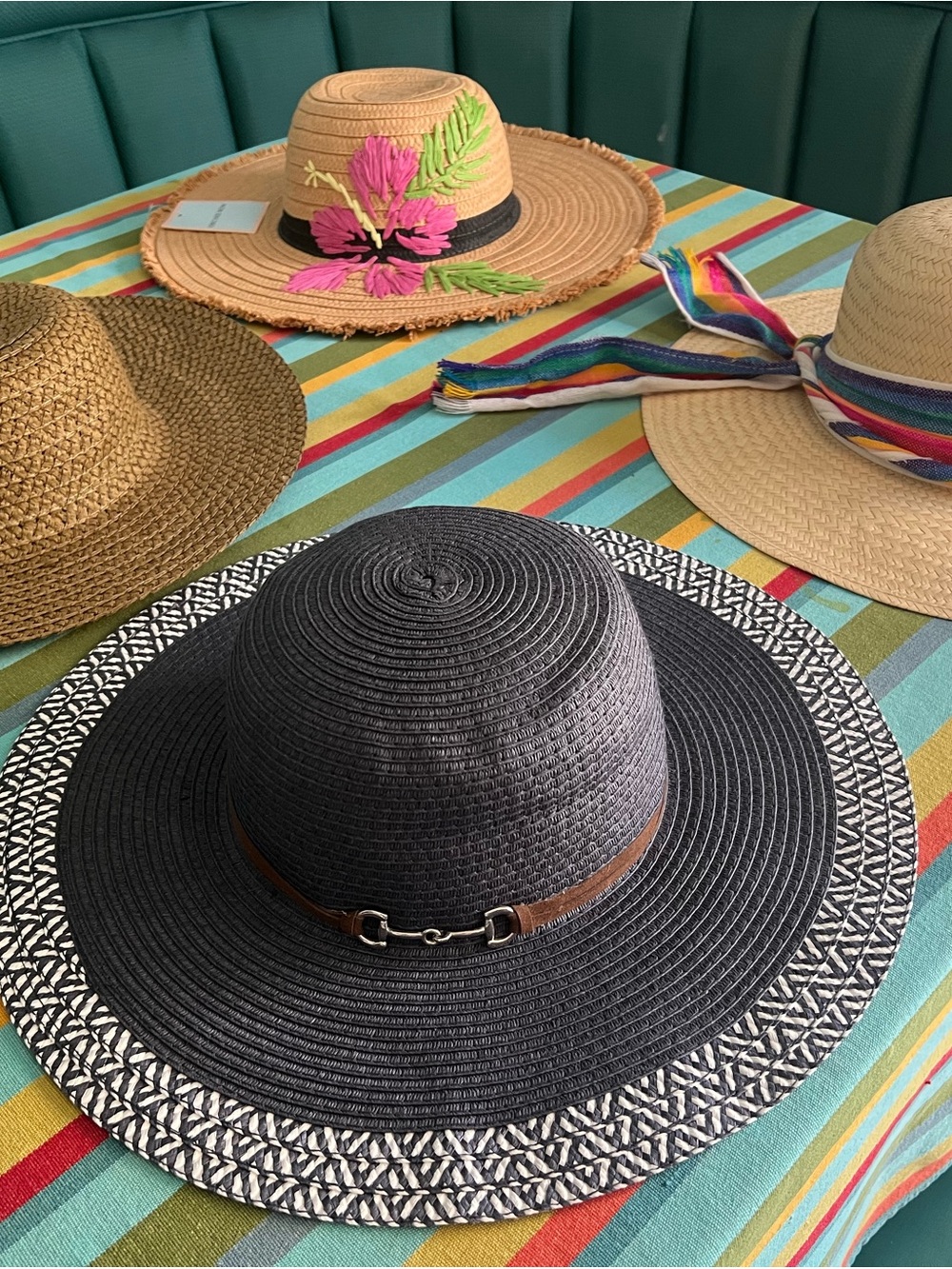 Sun Hat Lot with 4pcs Wide-Brim